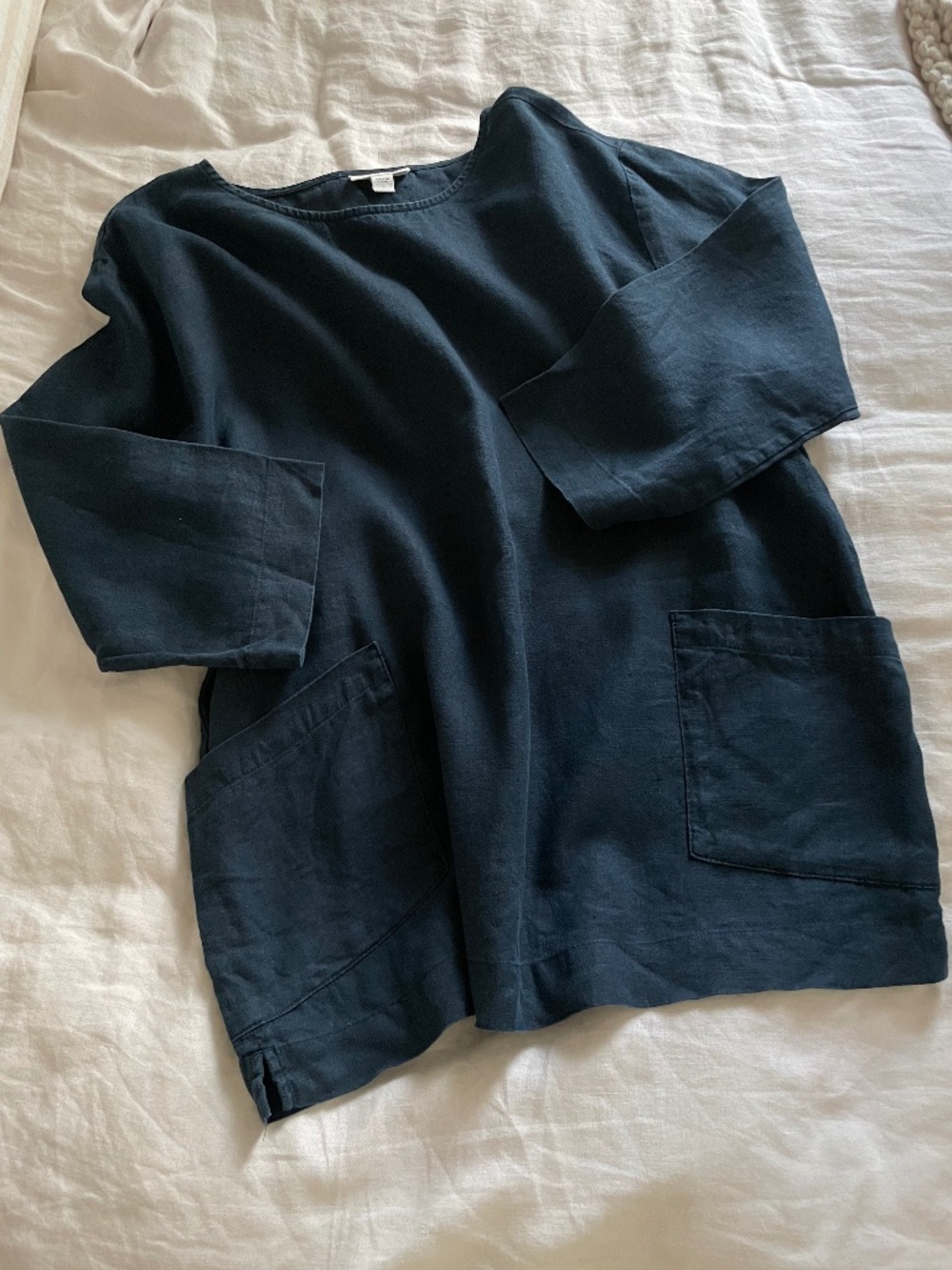 100% linen navy blue smock top with front pockets and 3/4 sleeves drapey tunic